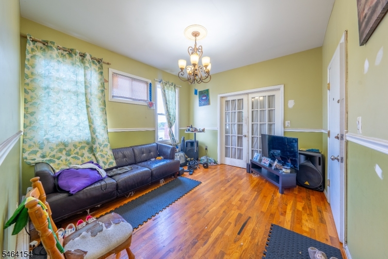 590 Hawthorne Avenue Irvington NJ 07112