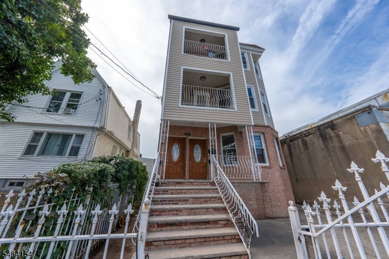 590 Hawthorne Avenue Irvington NJ 07112