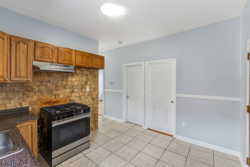 590 Hawthorne Avenue Irvington NJ 07112