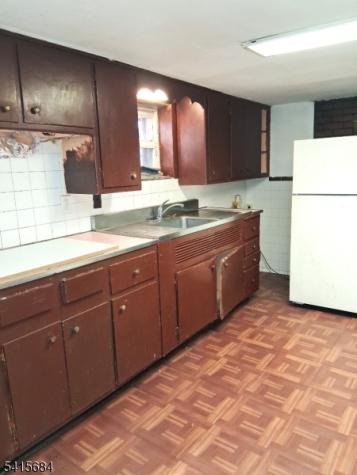 37 Springdale Avenue Newark NJ 07107
