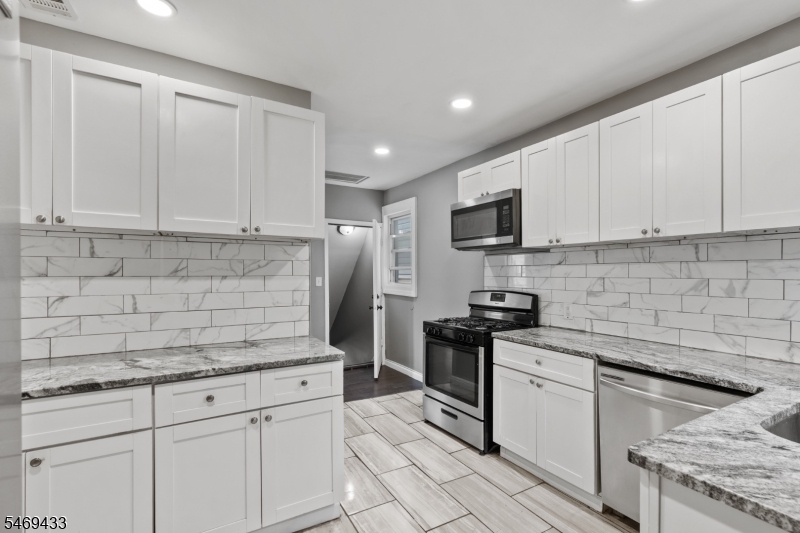 71 Schley Street Newark NJ 07112