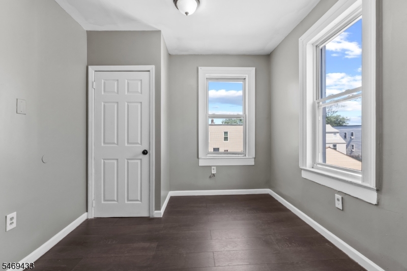 71 Schley Street Newark NJ 07112