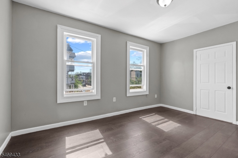 71 Schley Street Newark NJ 07112