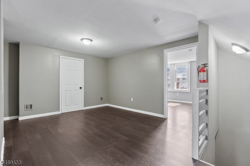 71 Schley Street Newark NJ 07112