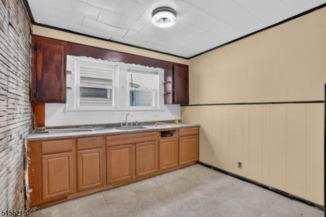 292 N Maple Avenue East Orange NJ 07017