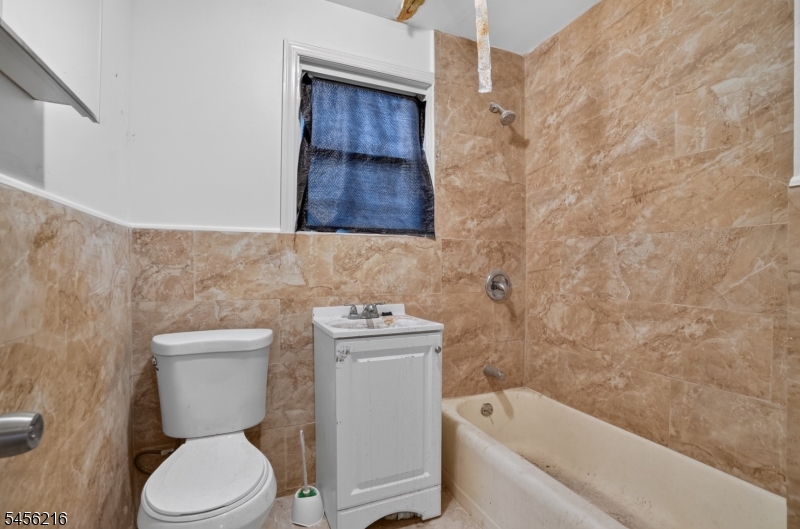 292 N Maple Avenue East Orange NJ 07017