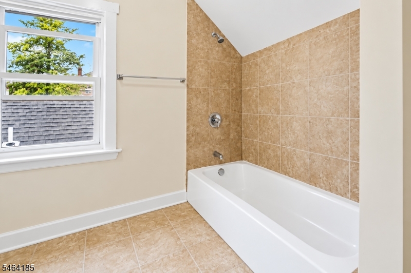 17 Arverne Terrace Irvington NJ 07111