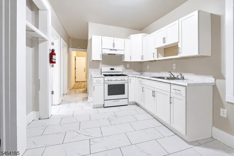 17 Arverne Terrace Irvington NJ 07111