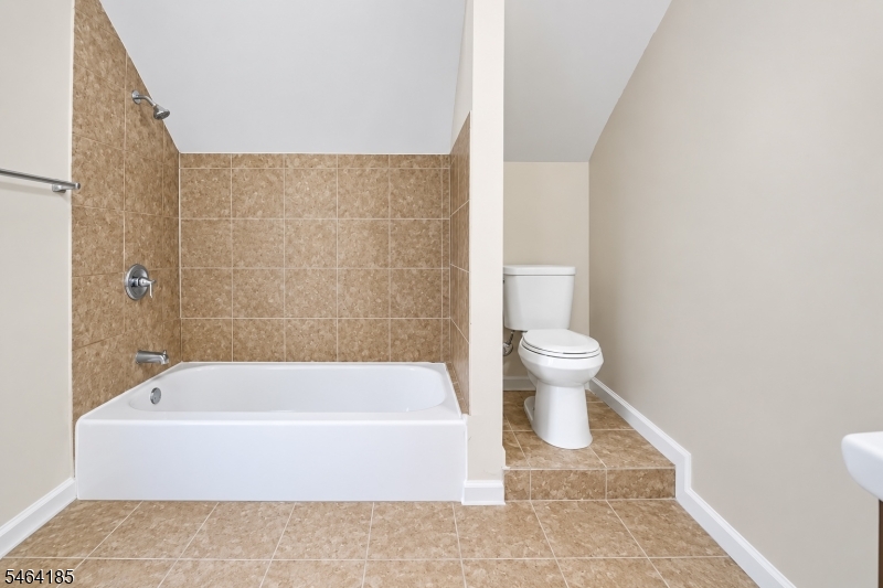 17 Arverne Terrace Irvington NJ 07111