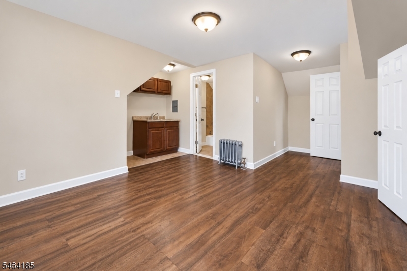 17 Arverne Terrace Irvington NJ 07111