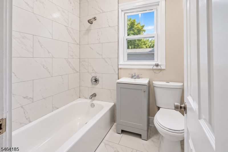 17 Arverne Terrace Irvington NJ 07111
