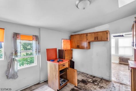 123 Steuben Street East Orange NJ 07018