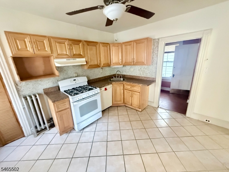 478 Walnut Street Elizabeth NJ 07201