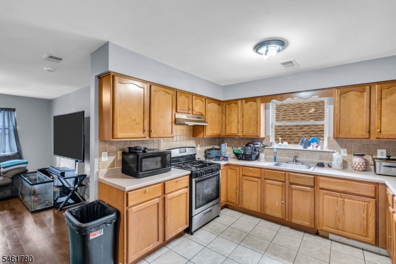 914 S 18th Street Newark NJ 07108