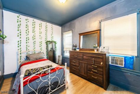 124 N 17th Street East Orange NJ 07017