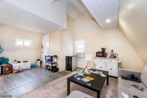 124 N 17th Street East Orange NJ 07017