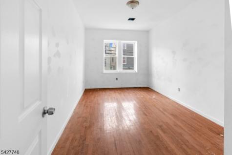 173 3RD Street Elizabeth NJ 07206