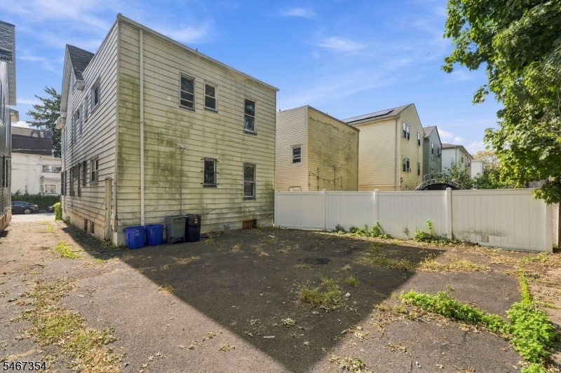 61 Rose Terrace Newark NJ 07108