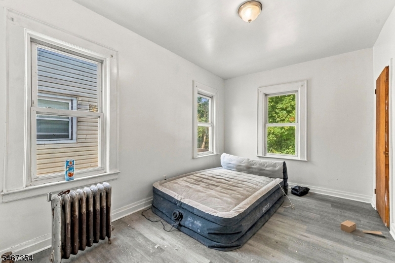 61 Rose Terrace Newark NJ 07108