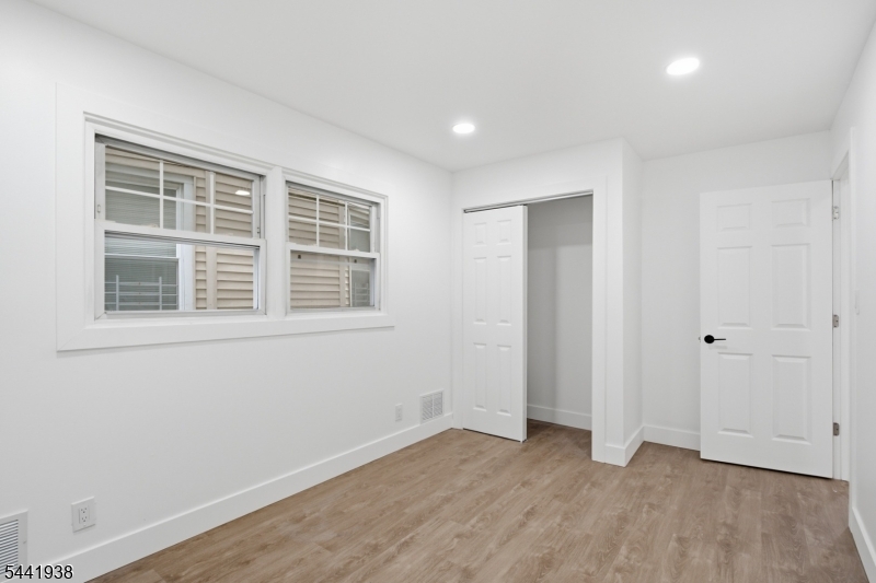 284 2ND Avenue Newark NJ 07107