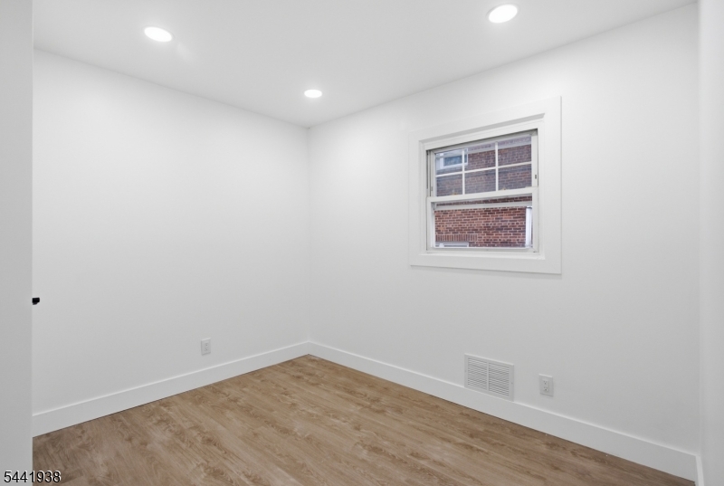284 2ND Avenue Newark NJ 07107