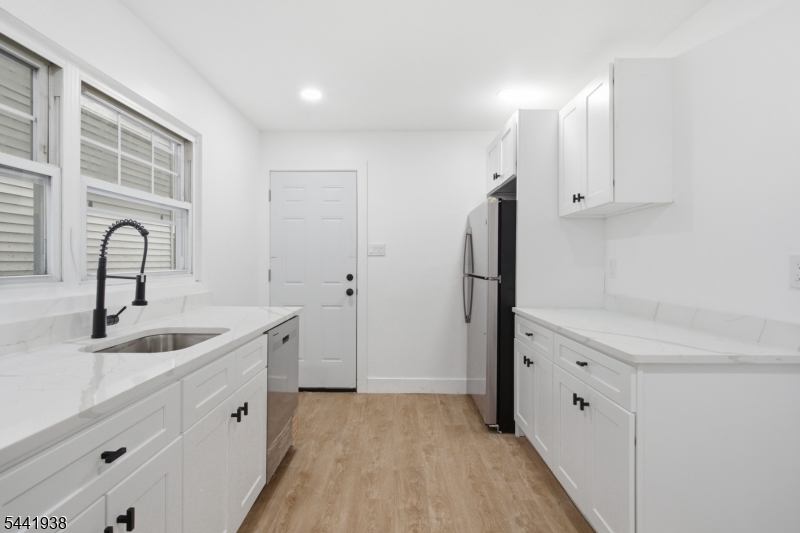 284 2ND Avenue Newark NJ 07107