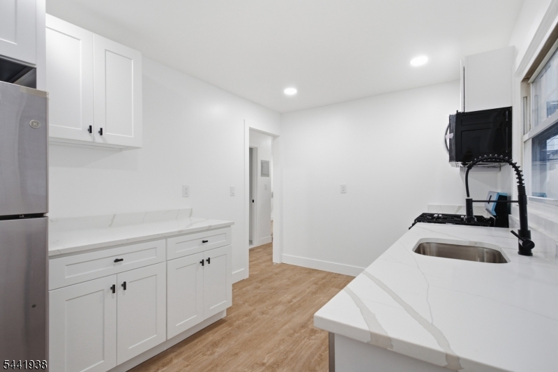 284 2ND Avenue Newark NJ 07107