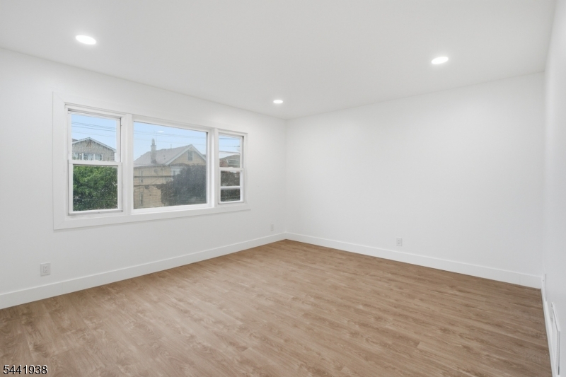 284 2ND Avenue Newark NJ 07107
