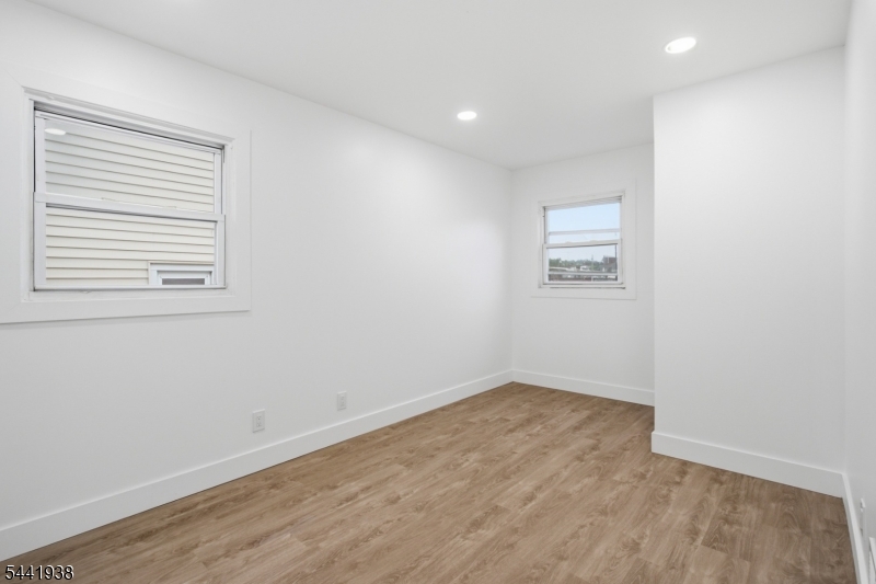 284 2ND Avenue Newark NJ 07107