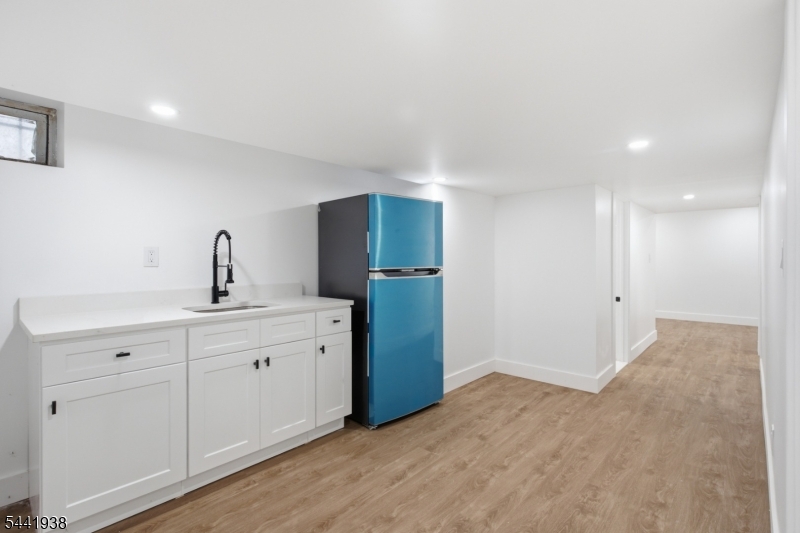 284 2ND Avenue Newark NJ 07107