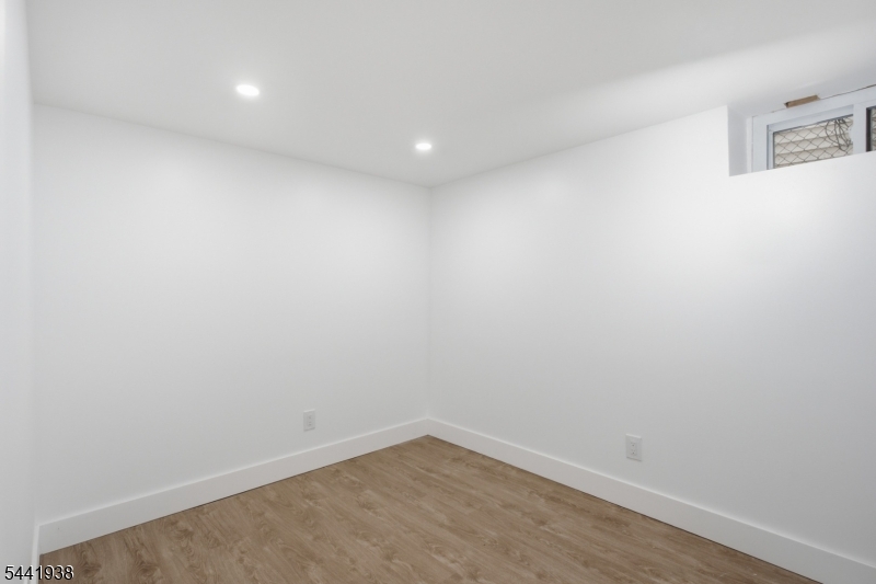 284 2ND Avenue Newark NJ 07107
