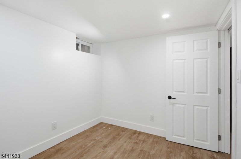 284 2ND Avenue Newark NJ 07107