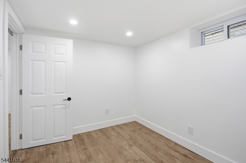 284 2ND Avenue Newark NJ 07107