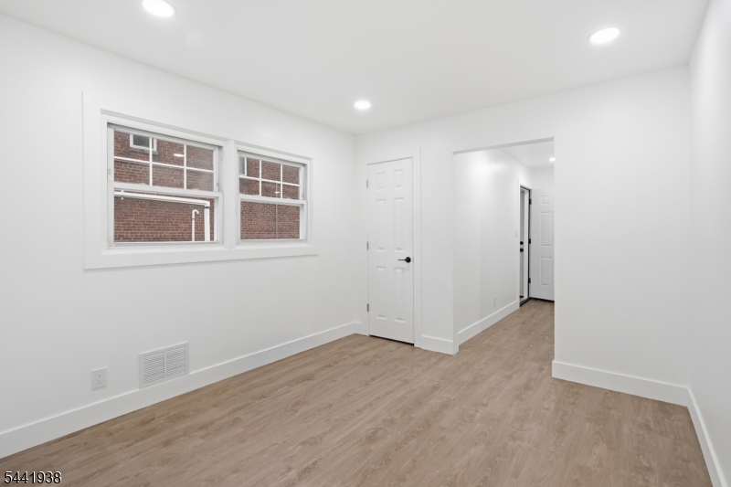 284 2ND Avenue Newark NJ 07107