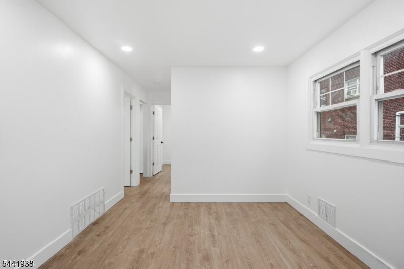 284 2ND Avenue Newark NJ 07107