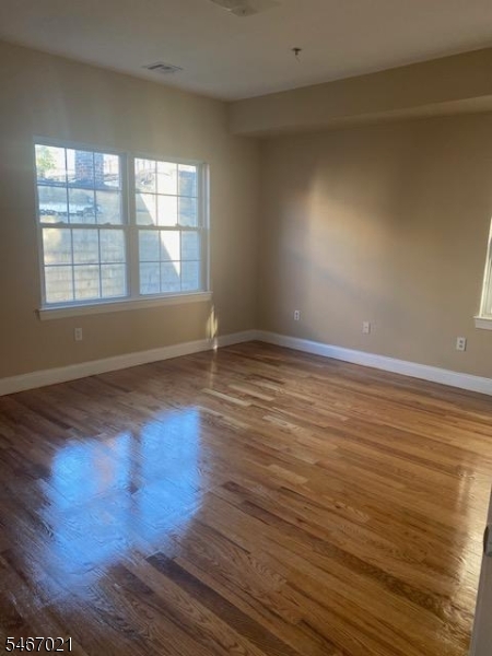 737 S 12th Street Newark NJ 07103