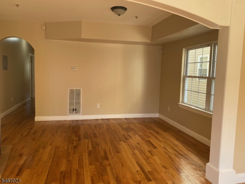 737 S 12th Street Newark NJ 07103
