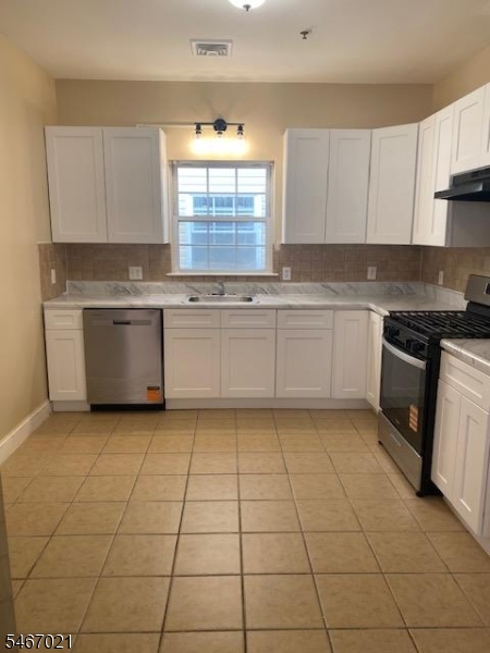 737 S 12th Street Newark NJ 07103