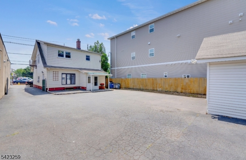 106 Broughton Avenue Bloomfield NJ 07003