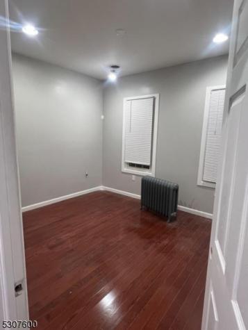 27 Highland Terrace Irvington NJ 07111
