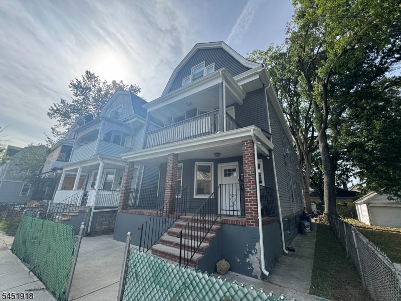 285 Amherst Street East Orange NJ 07018
