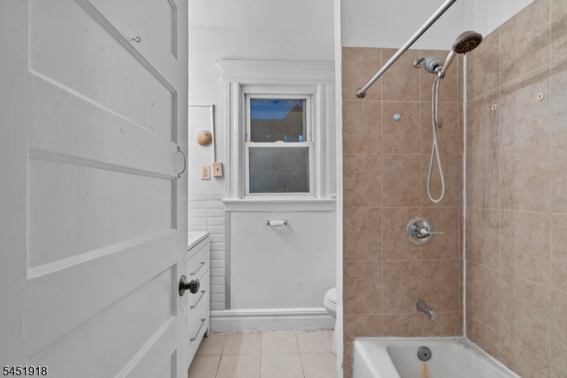 285 Amherst Street East Orange NJ 07018