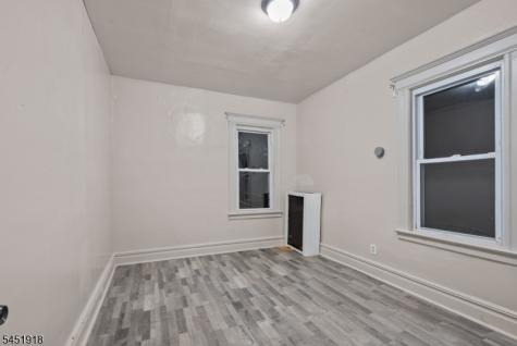285 Amherst Street East Orange NJ 07018