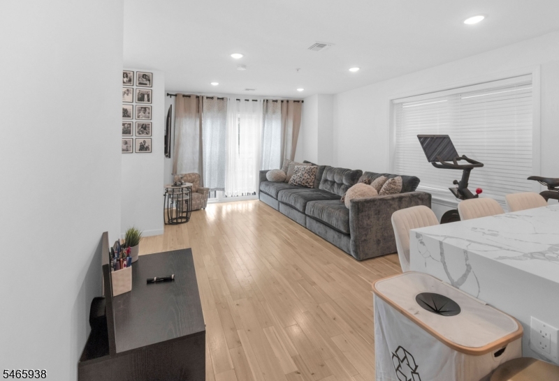 73 Stuyvesant Avenue Newark NJ 07106