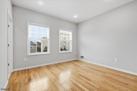 117 Cross Street Harrison NJ 07029