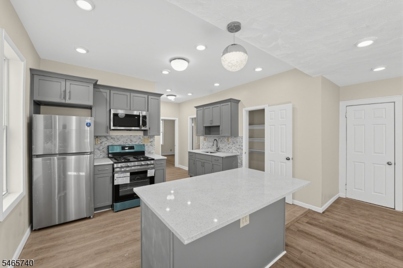 29 Goodwin Avenue Newark NJ 07112