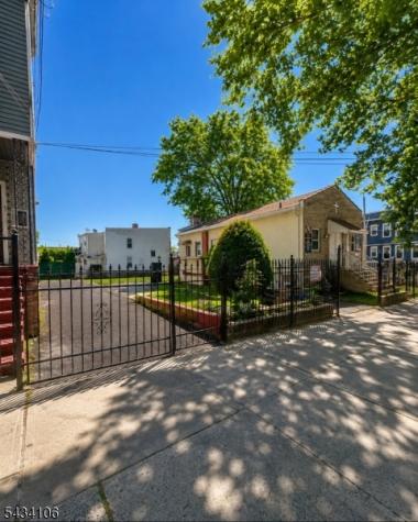 250 Berkeley Avenue Newark NJ 07107