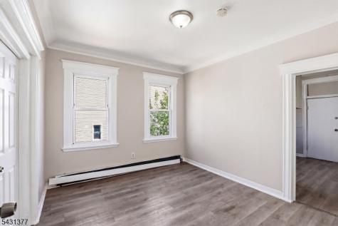 184 W Runyon Street Newark NJ 07108