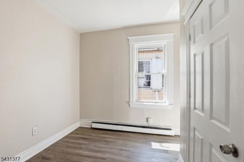 184 W Runyon Street Newark NJ 07108