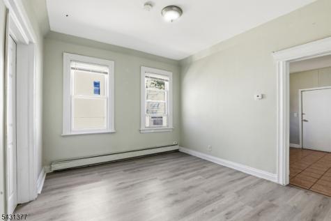 184 W Runyon Street Newark NJ 07108
